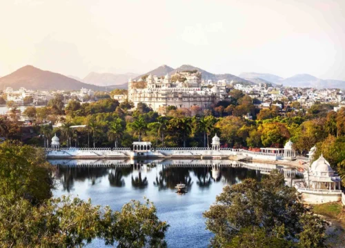 Lake Pichola – Udaipur with Palace on Wheels Experience