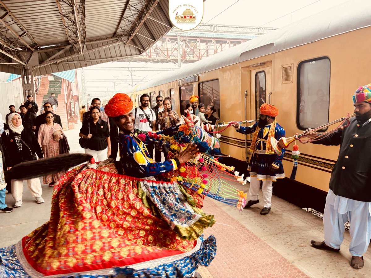 Palace on Wheels Guest Welcome