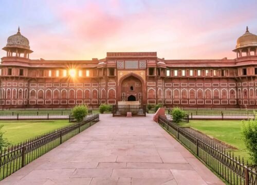 Exploring Agra Fort: Discover the Majesty of the Mughals