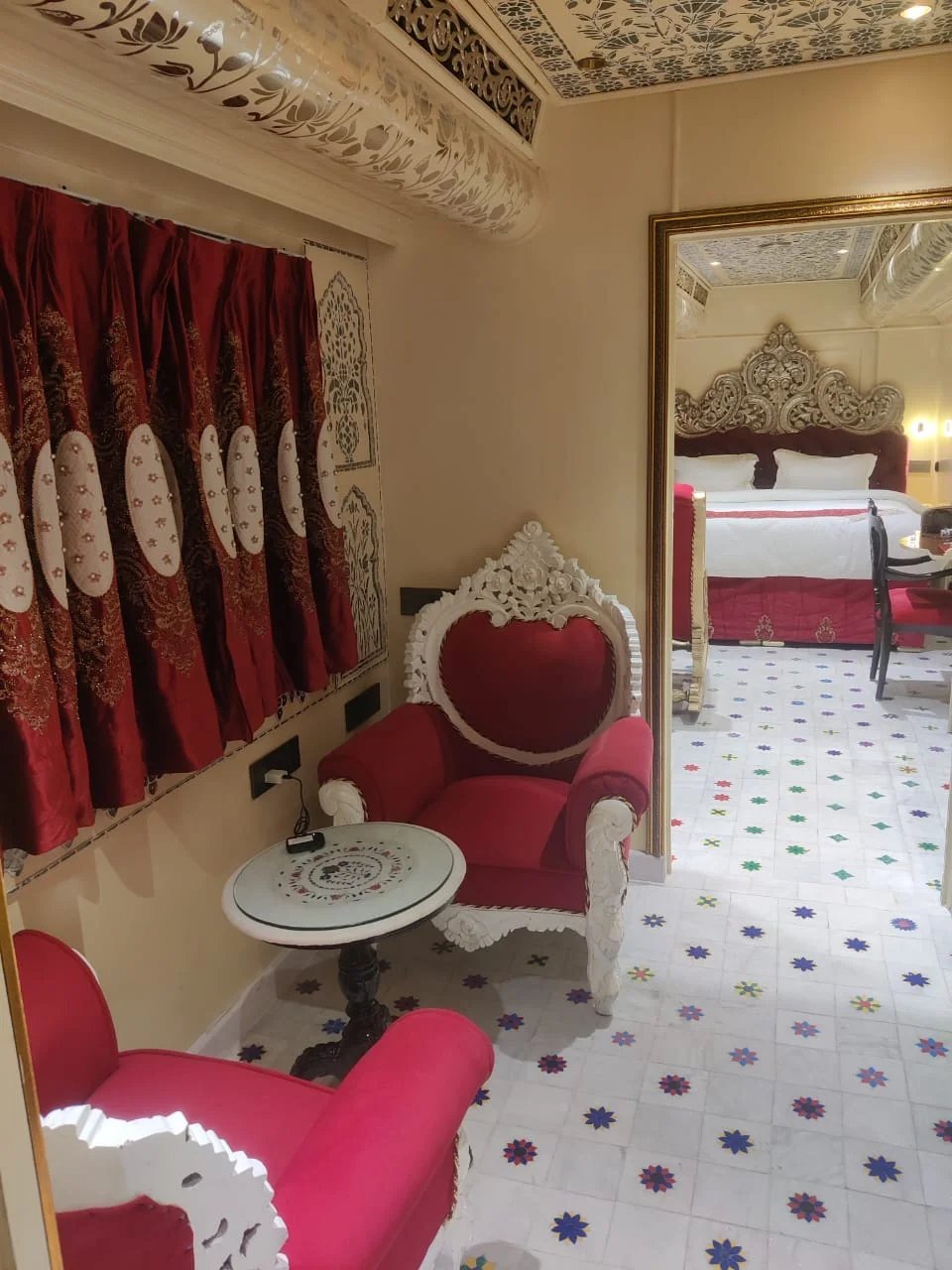 Presidential Suite Cabin: The Pinnacle of Regal Splendour on the Palace on Wheels